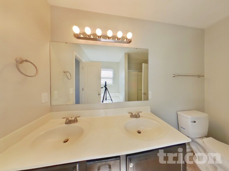 Building Photo - 4907 Long Iron Dr