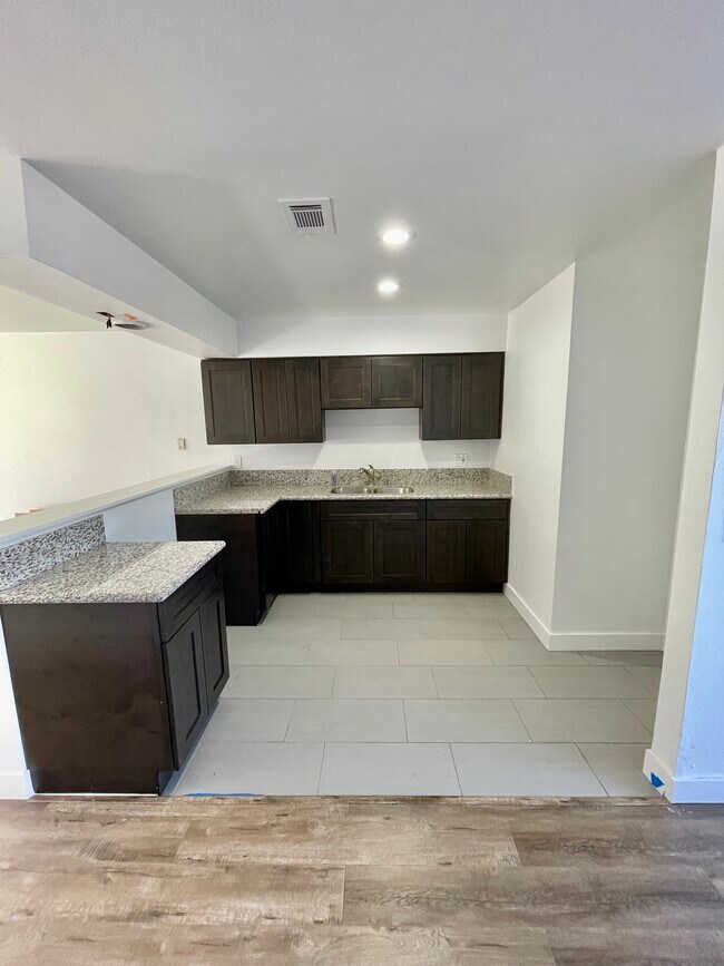 Building Photo - 1131 E Citrus Ave