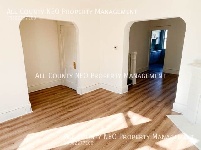 Building Photo - 3294 W 98th St