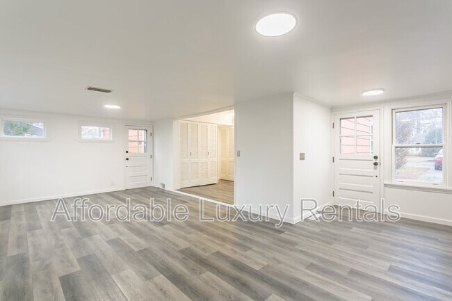Building Photo - 805 N Landing Rd
