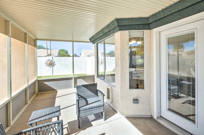 Building Photo - 4401 E Stanford Ave