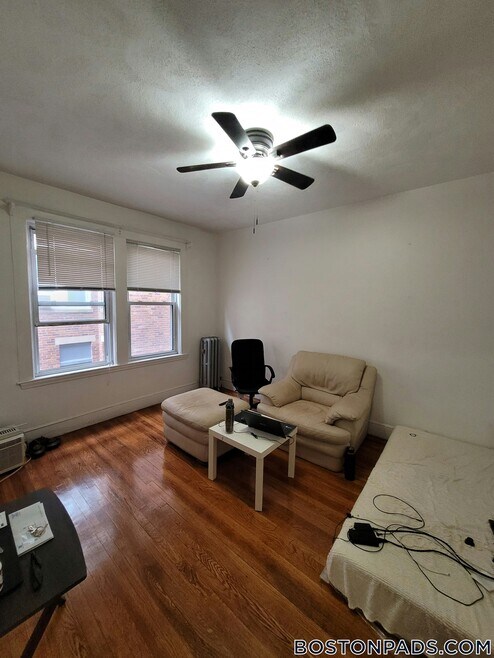 Building Photo - 15 Scottfield Rd