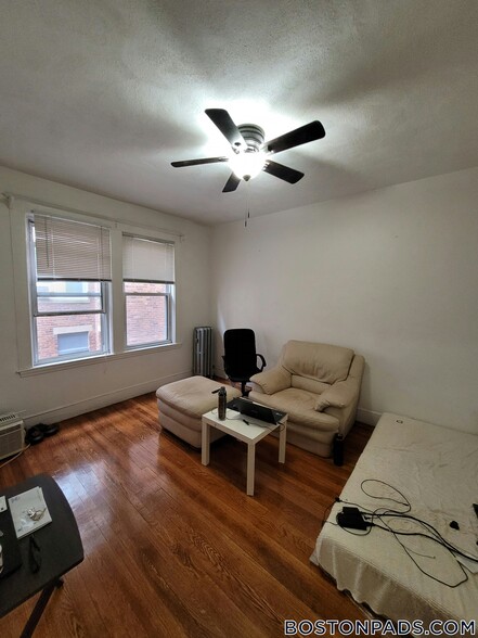 Building Photo - 15 Scottfield Rd