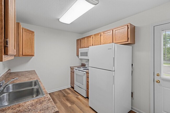 Building Photo - 3501-3503-3503 La Mesa Dr