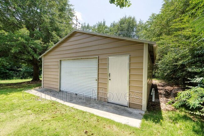 Building Photo - 119 Windemere Dr