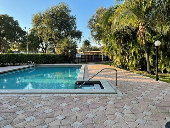 Building Photo - 2160 SW 16th Ave