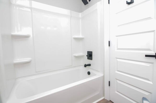 Building Photo - 2506 Halls Hill Pike