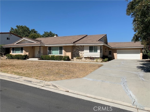 Building Photo - 12945 Hillcrest Dr