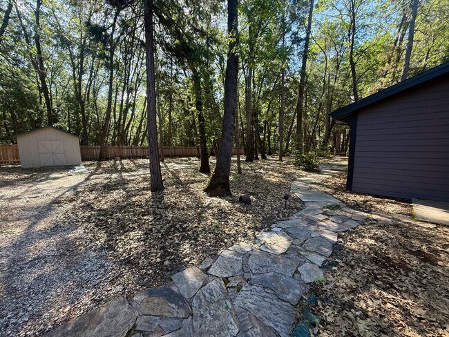 Building Photo - 13240 Loma Rica Dr