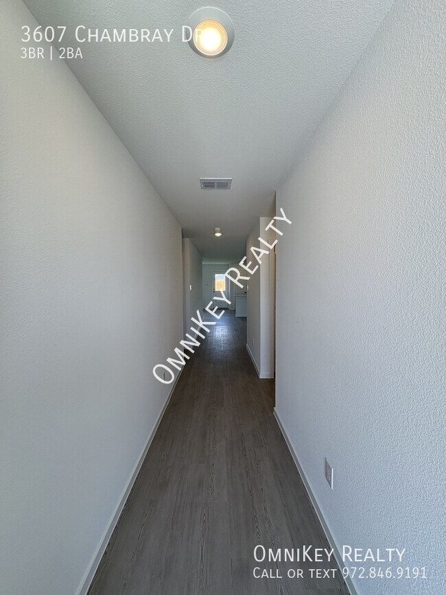 Building Photo - 3607 Chambray Dr