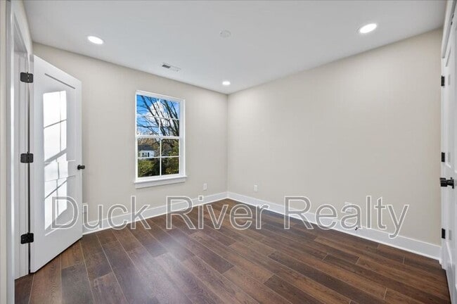 Building Photo - 119 Westover Dr