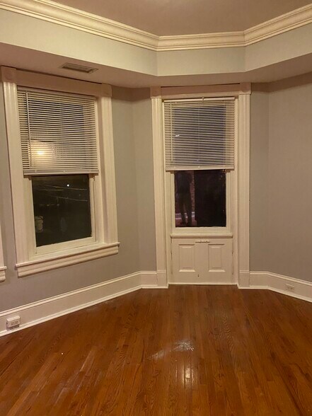 Building Photo - 4243 Ridge Ave