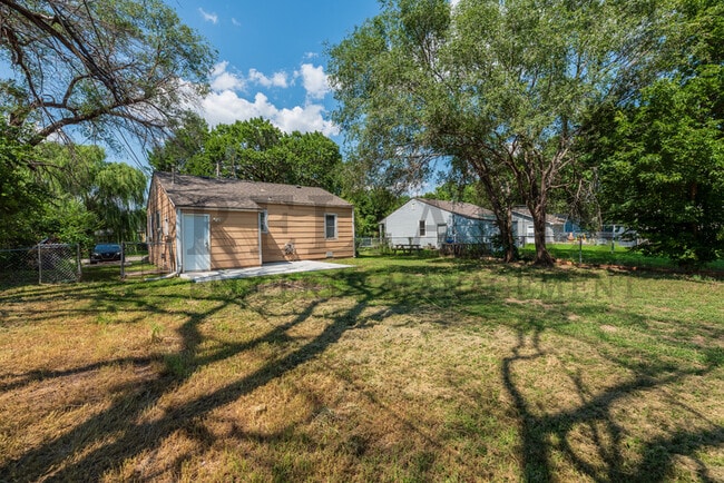 Building Photo - 345 Grover Ave