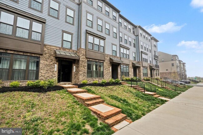 Building Photo - 17414 Southern Shrs Dr