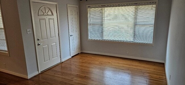 Building Photo - 4817 Lido Ln