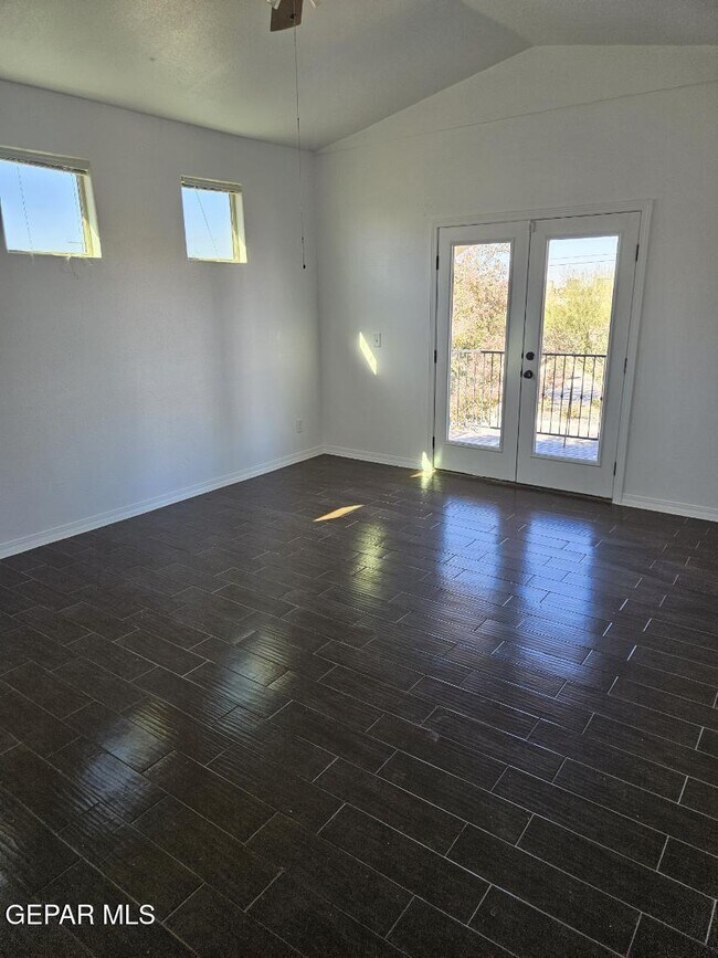 Building Photo - 13513 Lartington St