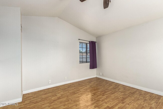 Building Photo - 1518 E Rockwood Dr
