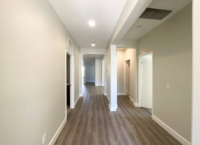 Building Photo - 26625 Emperor Rd