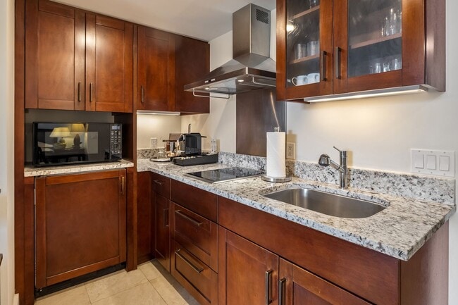 Building Photo - Spacious Waikiki Studio, One Block From Fort Derussy Beach