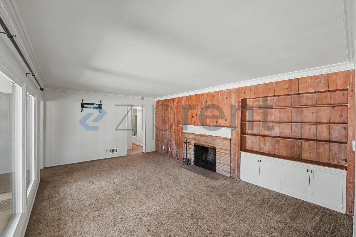 Building Photo - Unit