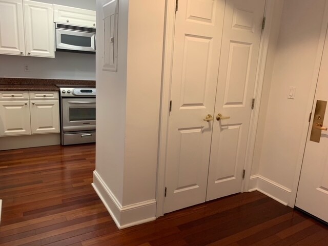 Hall coat closet - 1500 Chestnut St