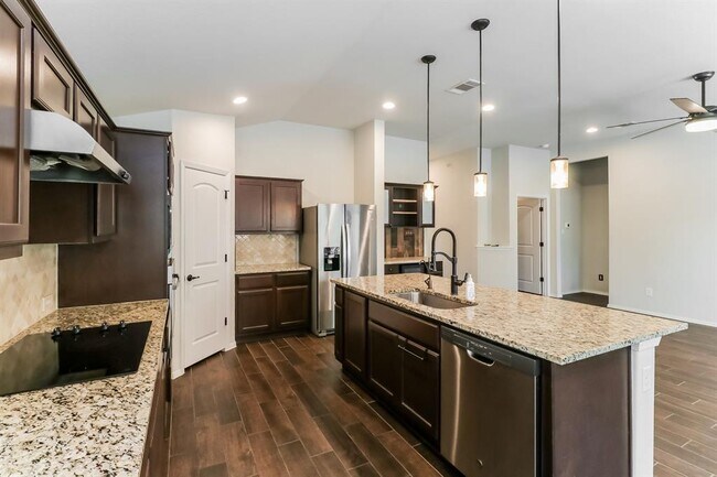 Building Photo - 21606 Bluejay Blvd