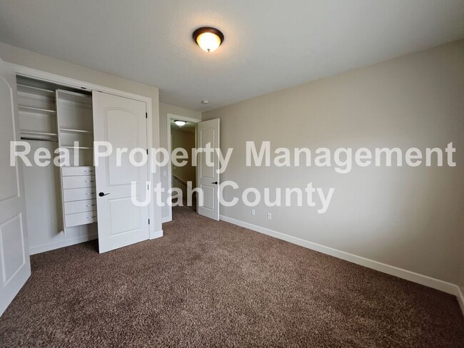 Building Photo - 950 N 940 W