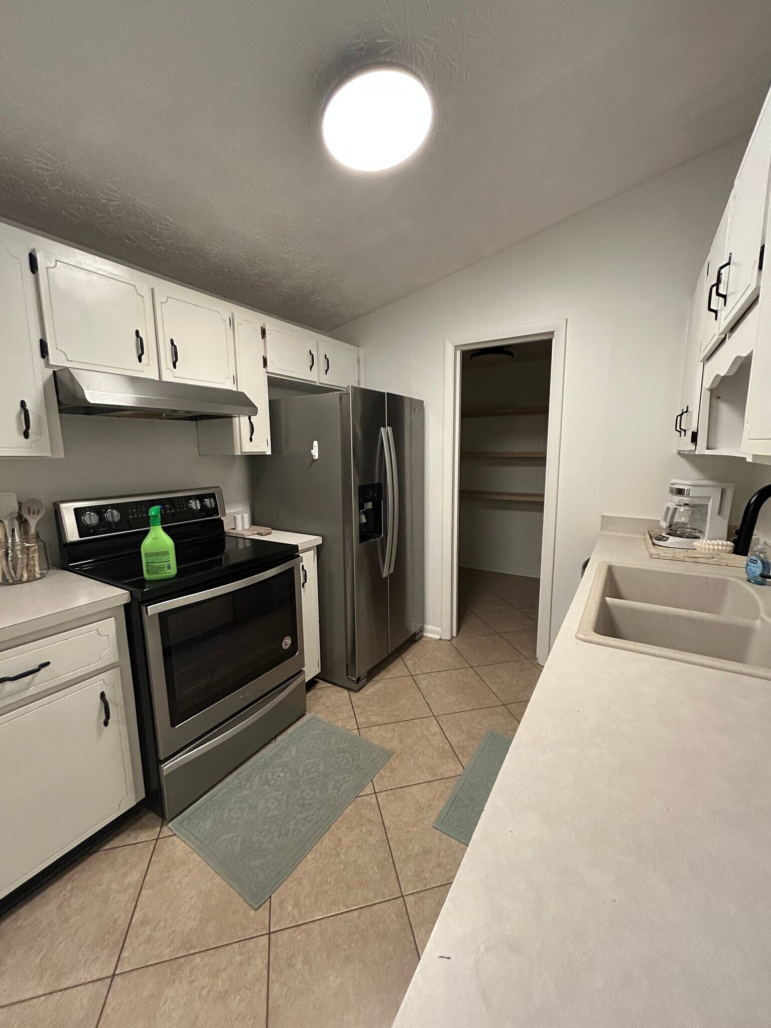 Building Photo - 2856 Tulip Cir E