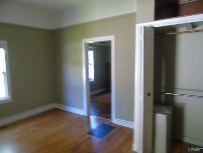 Building Photo - 521 Oshaughnessy Ave NE