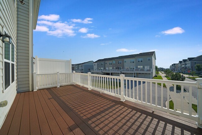 Building Photo - Luxury 3 Bedroom 4 Bath Townhome in Atwater Community