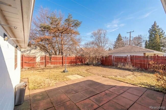 Building Photo - 21135 Virginia Ave