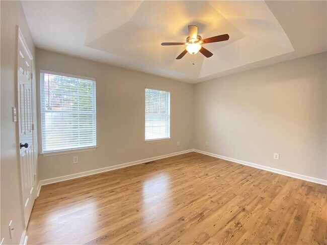 Building Photo - 1880 Lakestone Way