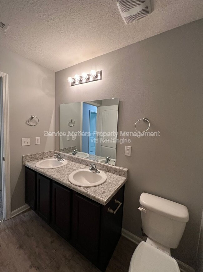 Building Photo - 5881 Old Plantation Court