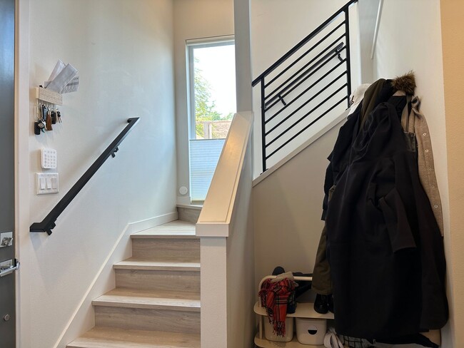 Building Photo - Centrally Located Capitol Hill 2-Bedroom with Rooftop Deck and Parking - Pet-Friendly!