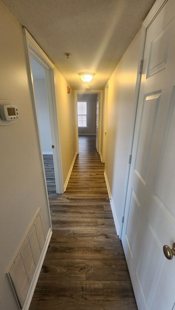 Building Photo - ****** $200 OFF FIRST FULL MONTH OF RENT ******