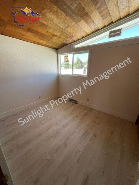 Building Photo - 1037 Wyoming Ave