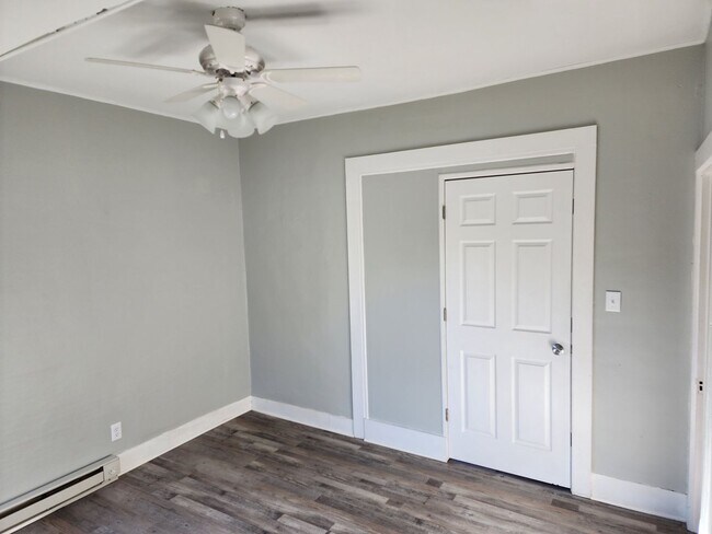 Building Photo - 2nd St Duplex