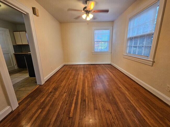 Building Photo - Westmoreland1132