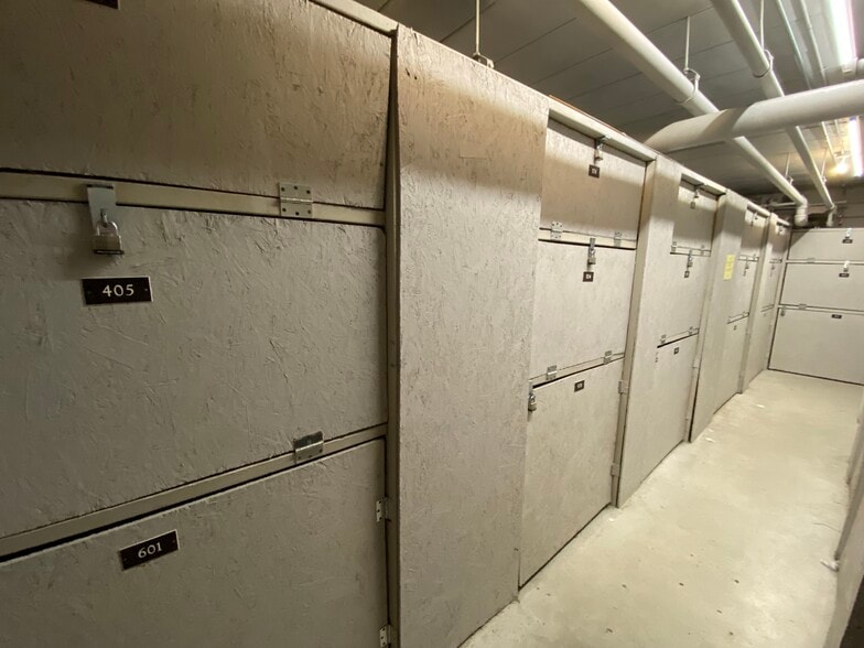 Storage - 10 Hammond Pond Pky