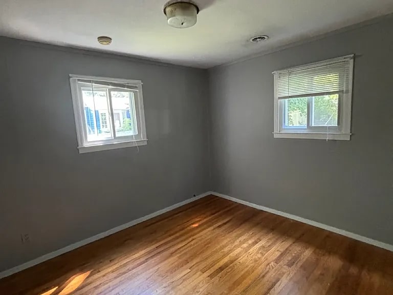 Building Photo - 305 Hunt Dr