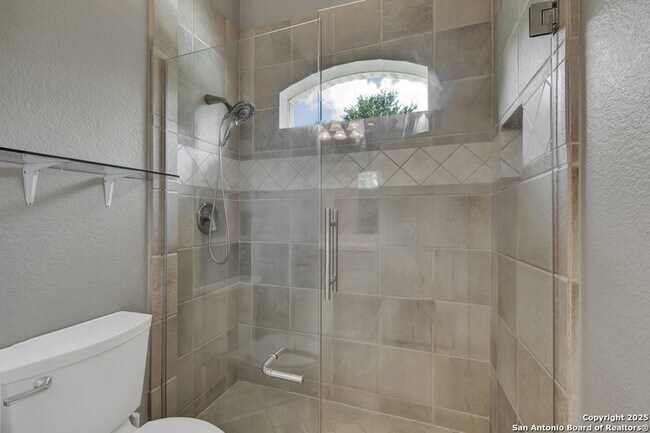 Building Photo - 9752 Trophy Oaks Dr