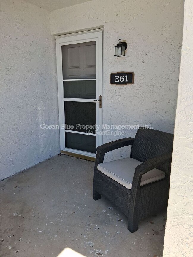 Building Photo - 3811 N Oak Dr