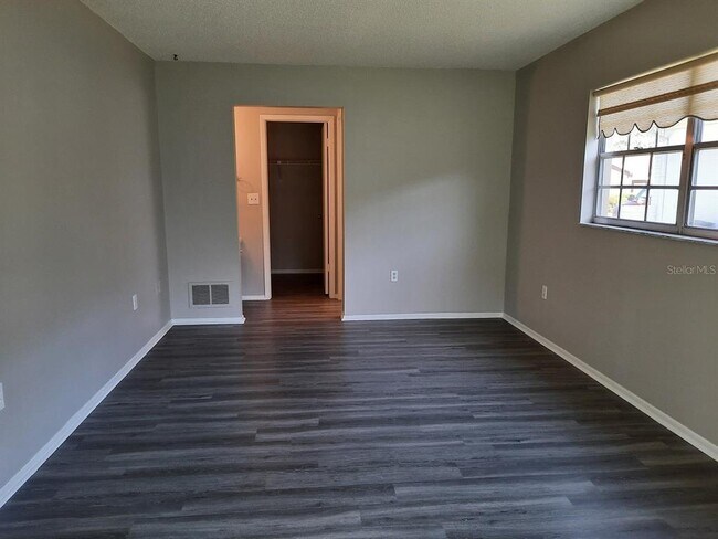Building Photo - 13016 Serpentine Dr