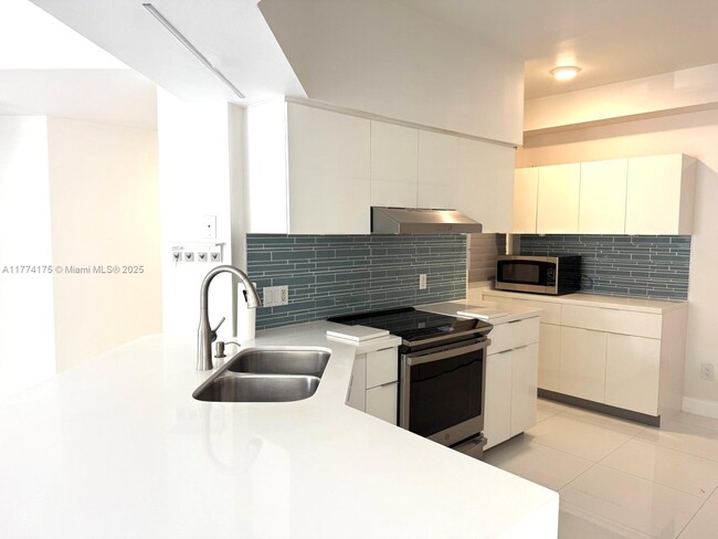 Building Photo - 3145 NE 184th St