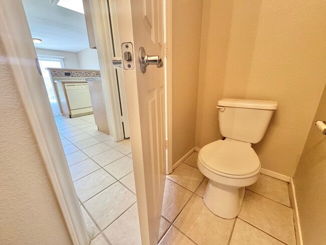 Building Photo - Beautiful Northwest Las Vegas home with functional layout