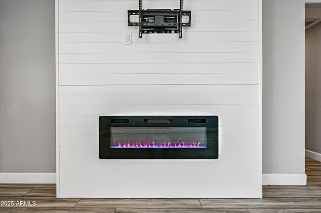 Building Photo - 3735 W Charlotte Dr