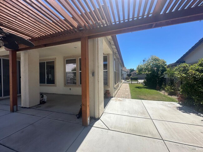 Building Photo - 107 Riviera Dr
