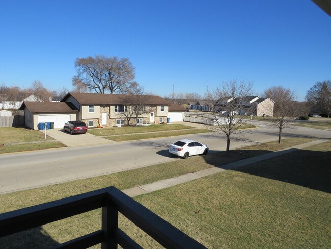 Building Photo - 2304 Ashland Dr