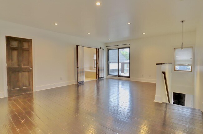 Building Photo - 115 Sherman Ave