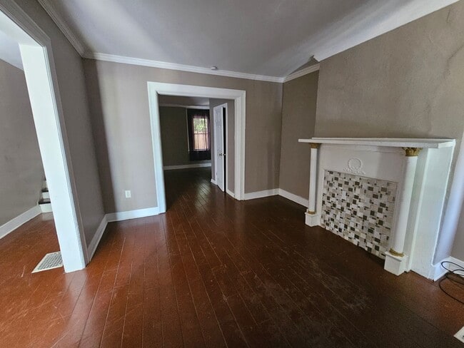 Building Photo - Newly updates 2 bedroom 1 bath for rent in...